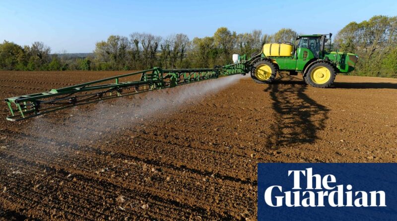 What should EU farmers do to protect the environment?